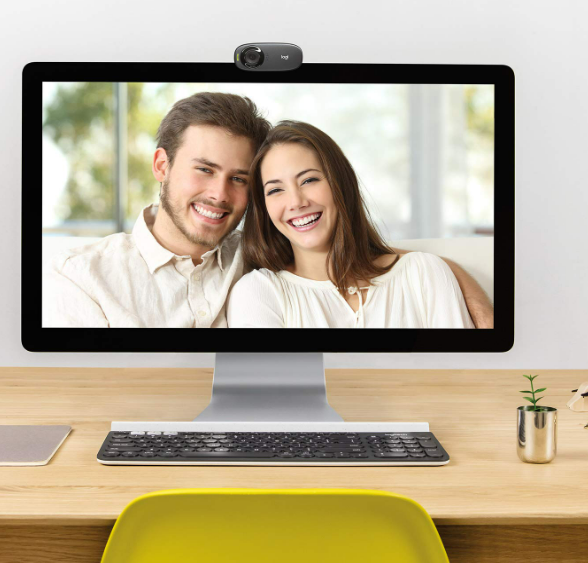 Webcam Logitech C310 Digital HD Webcam with Widescreen HD Video Calling, HD Light Correction, Noise-Reducing Mic, for Skype, FaceTime, Hangouts, WebEx, PC/Mac/Laptop/MacBook/Tablet - (Black, HD 720p/30fps)
